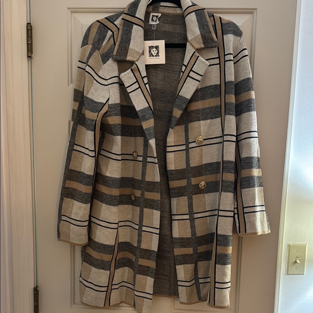 Anne Klein Cozy Gray and Cream Cardigan